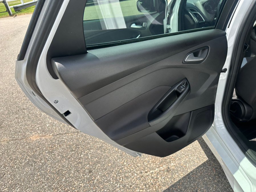 Used 2018 Ford Focus ST FWD image 16