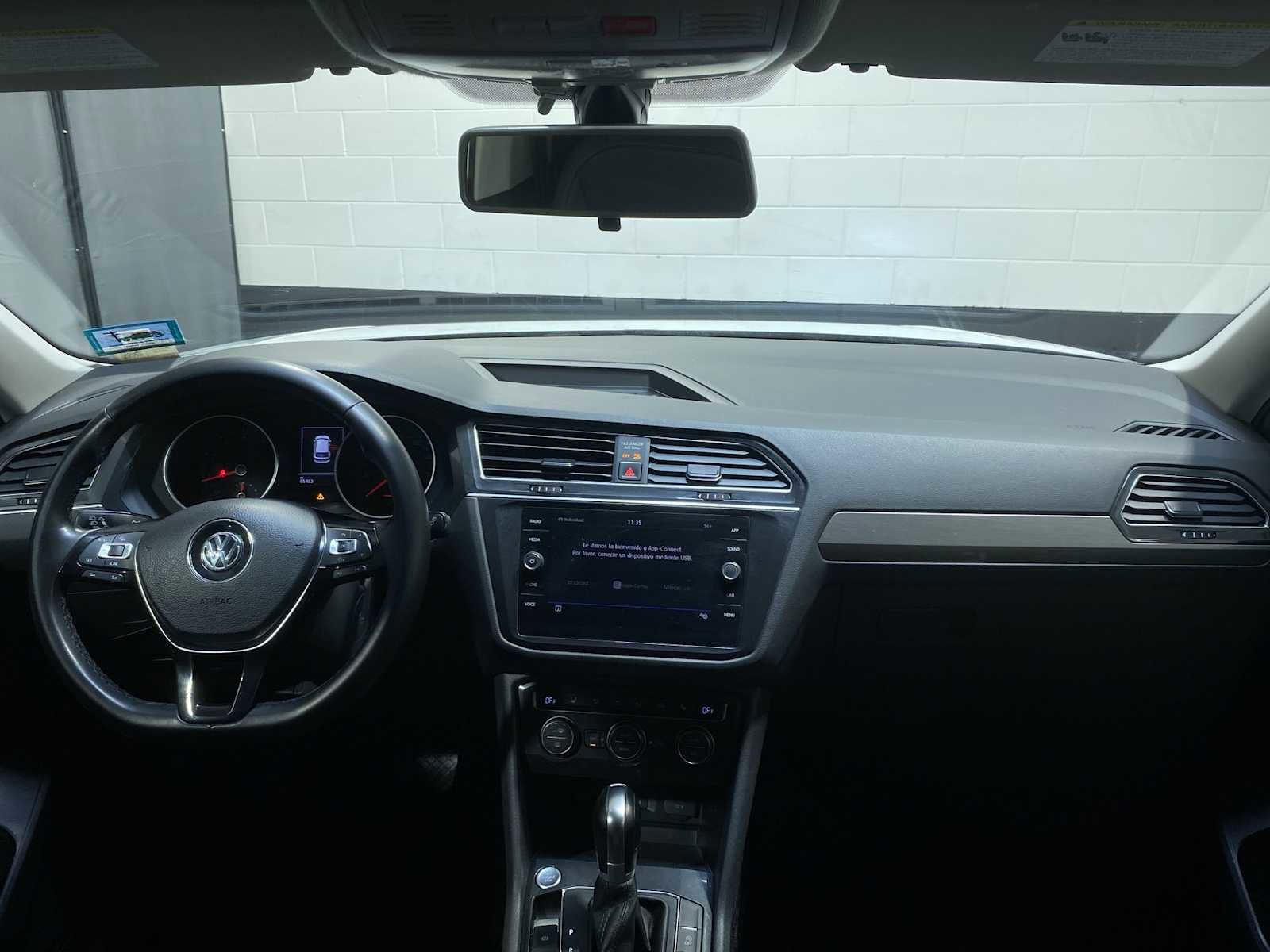 Used 2018 Volkswagen Tiguan SE w/ 3rd Row Seat Package image 10