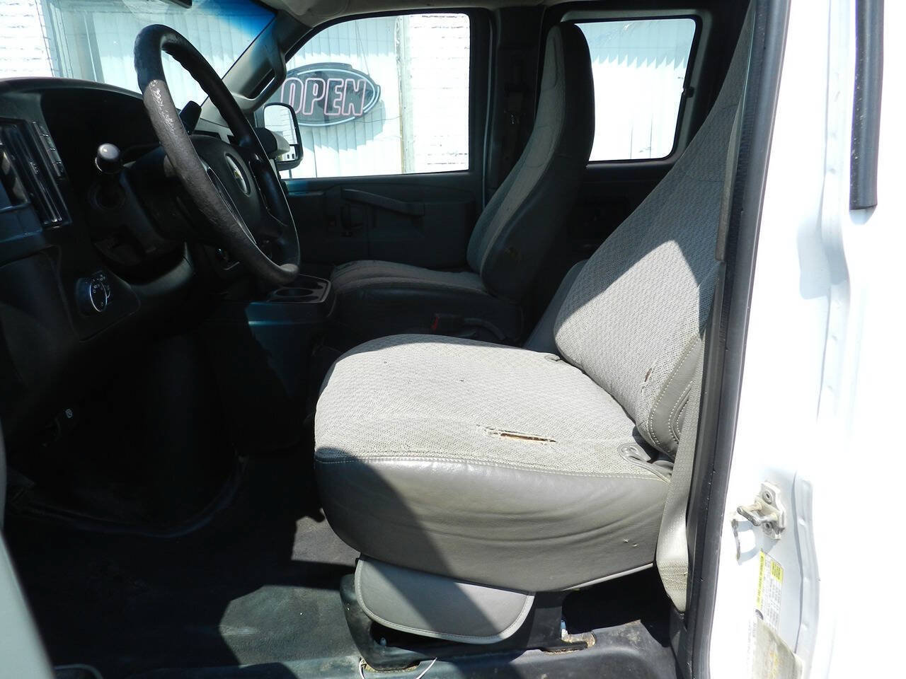 Used 2016 Chevrolet Express 3500 LT w/ LT Preferred Equipment Group RWD image 2
