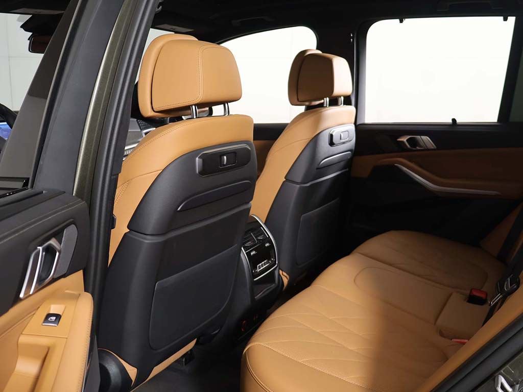 Used 2025 BMW X5 M60i w/ Executive Package AWD/4WD image 31