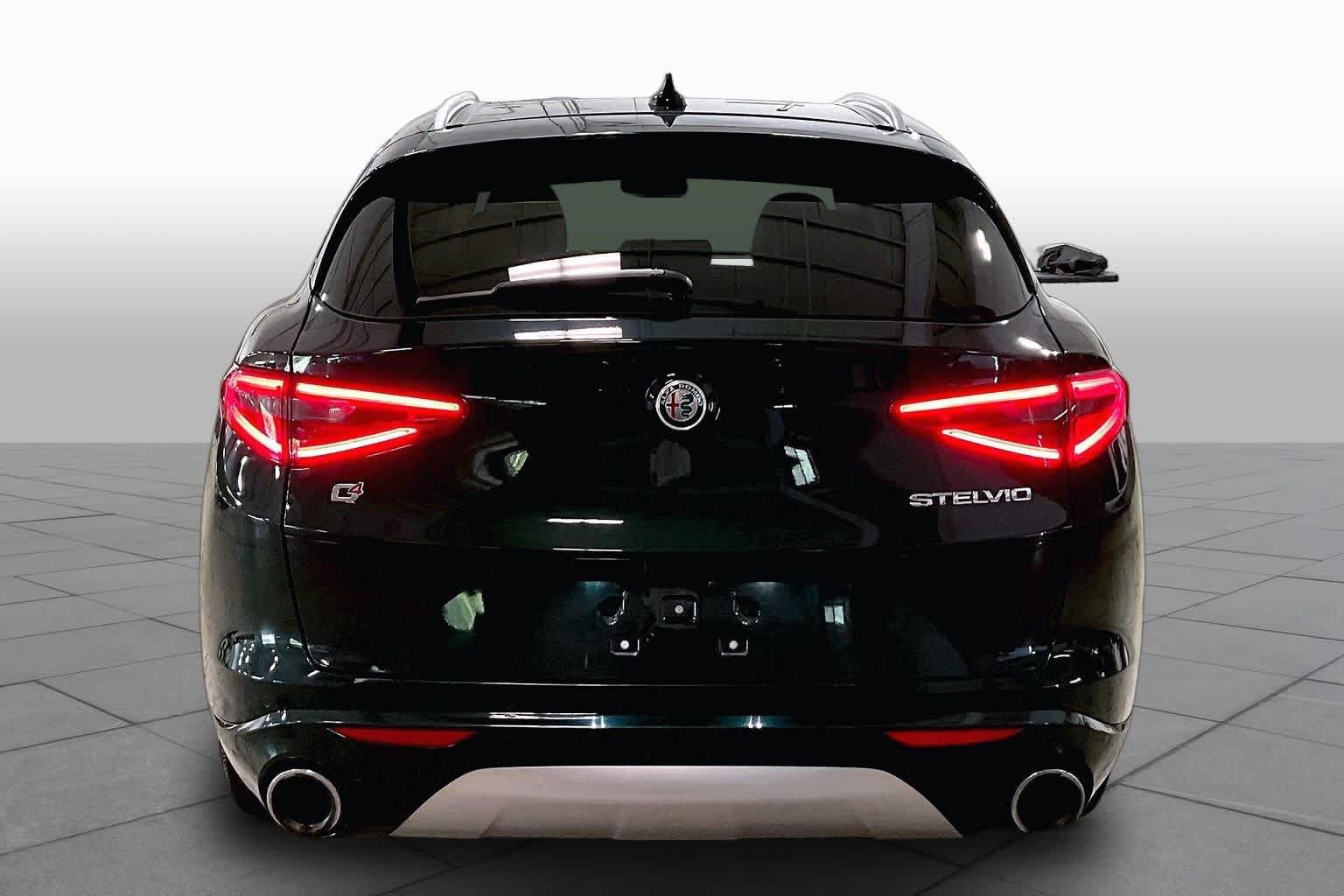 Used 2020 Alfa Romeo Stelvio Ti Lusso AWD/4WD image 5