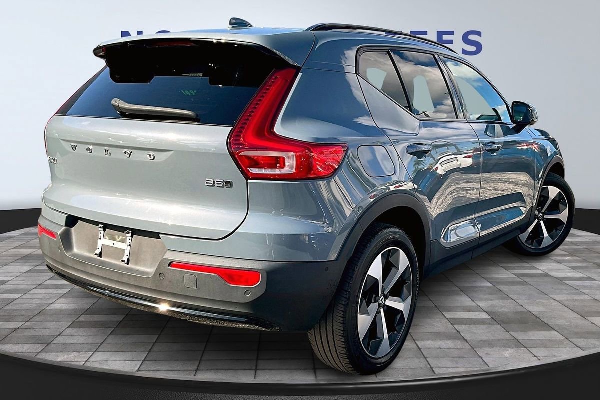 Used 2023 Volvo XC40 B5 Plus w/ Driver Assist Package image 6