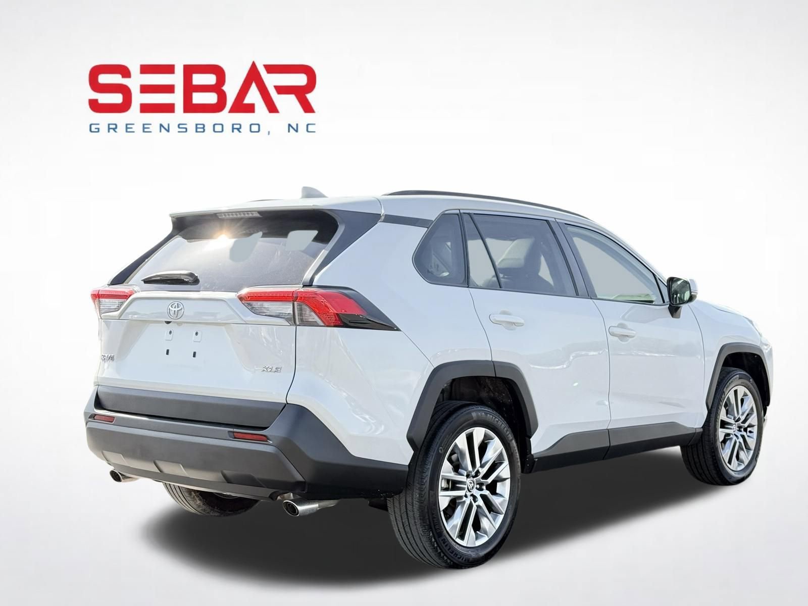 Used 2022 Toyota RAV4 XLE Premium image 8