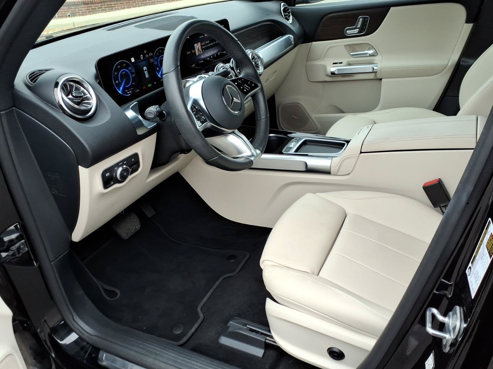 Certified 2025 Mercedes-Benz EQB 300 4MATIC image 11