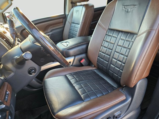 Used 2018 Nissan Titan Platinum Reserve AWD/4WD image 23