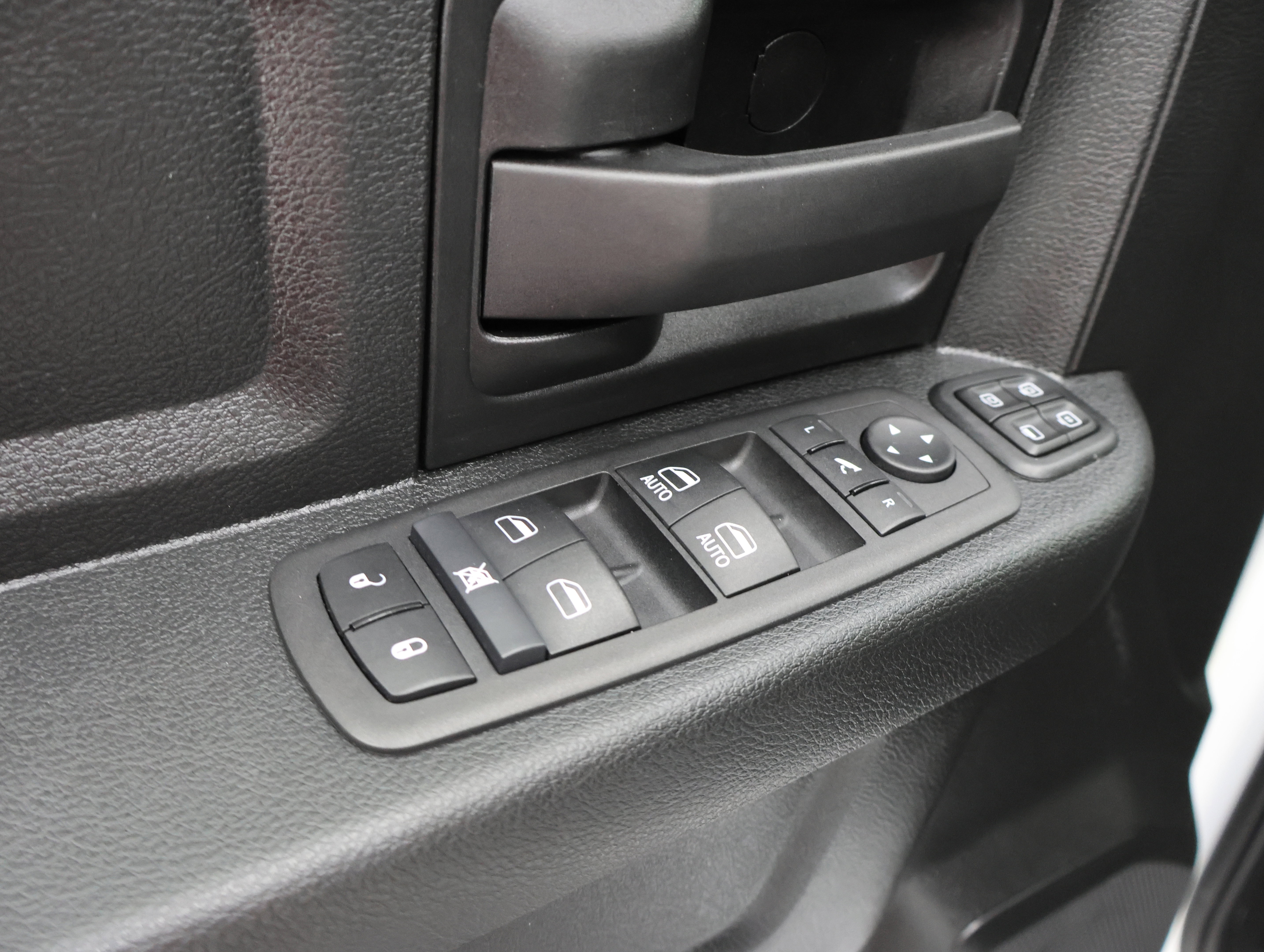 Used 2024 RAM 3500 Tradesman w/ Chrome Appearance Group AWD/4WD image 40