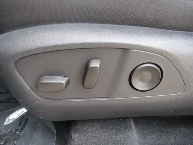 Used 2025 GMC Acadia Elevation image 15