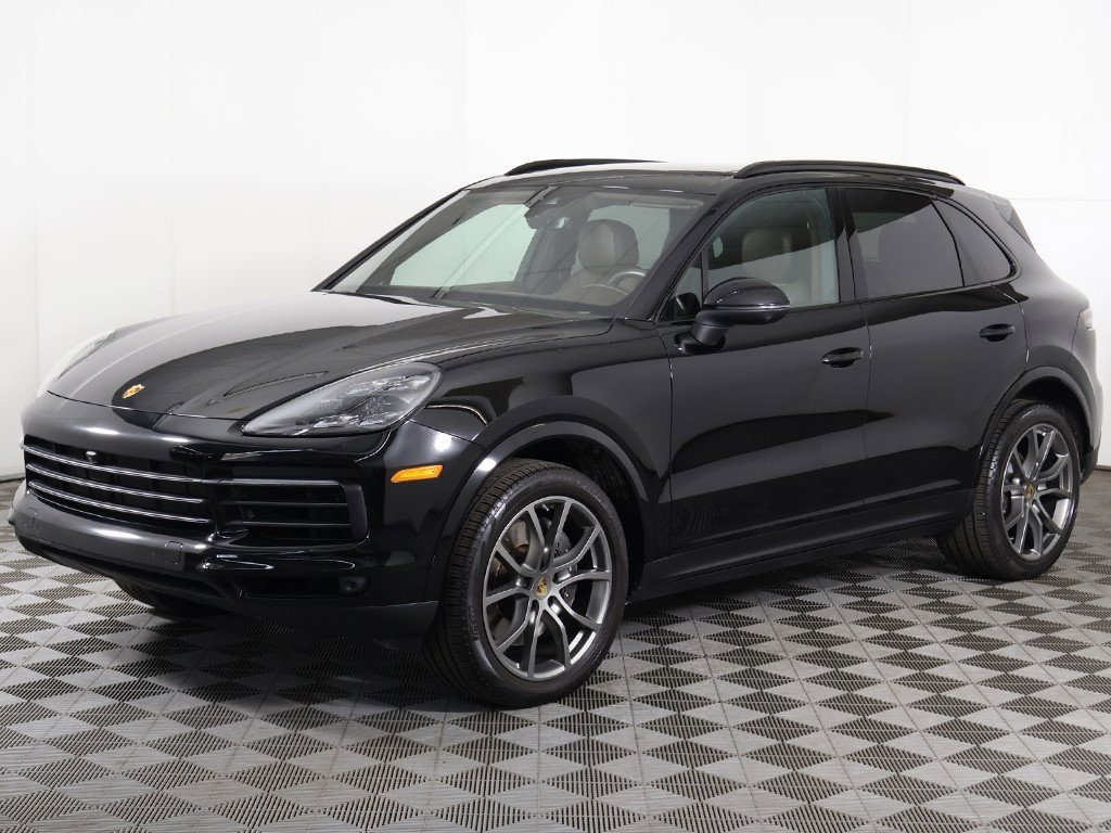 Used 2023 Porsche Cayenne Platinum Edition image 11