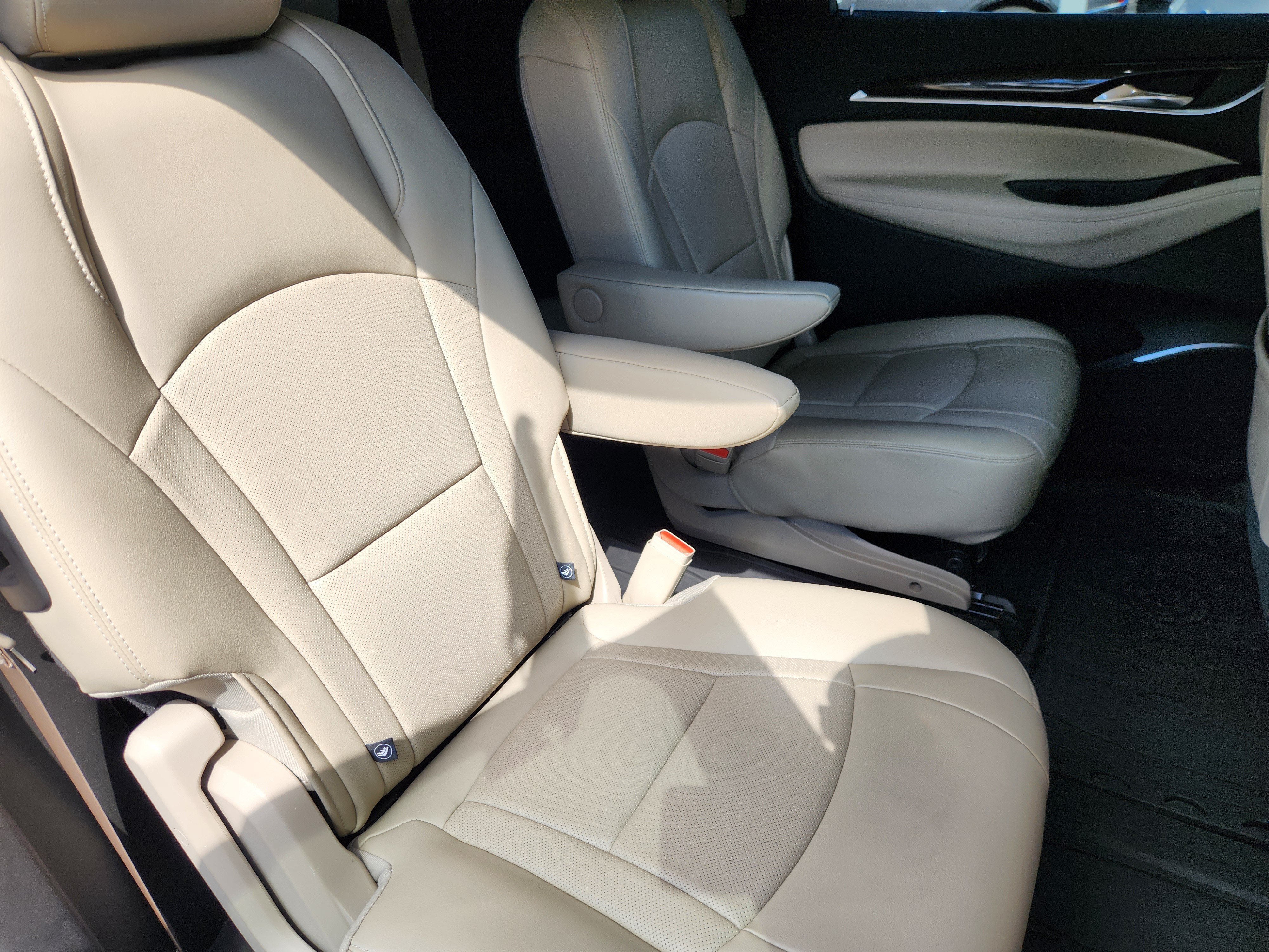 Used 2018 Buick Enclave Essence FWD image 17