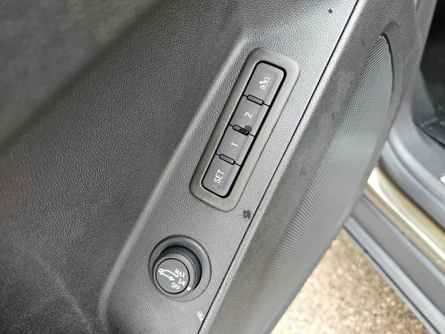 Used 2023 Chevrolet Equinox Premier image 15