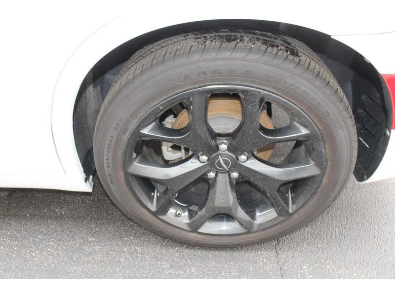 Used 2022 Chrysler 300 Touring w/ Sport Appearance Package image 9