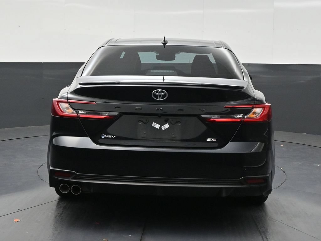Used 2025 Toyota Camry SE FWD image 4