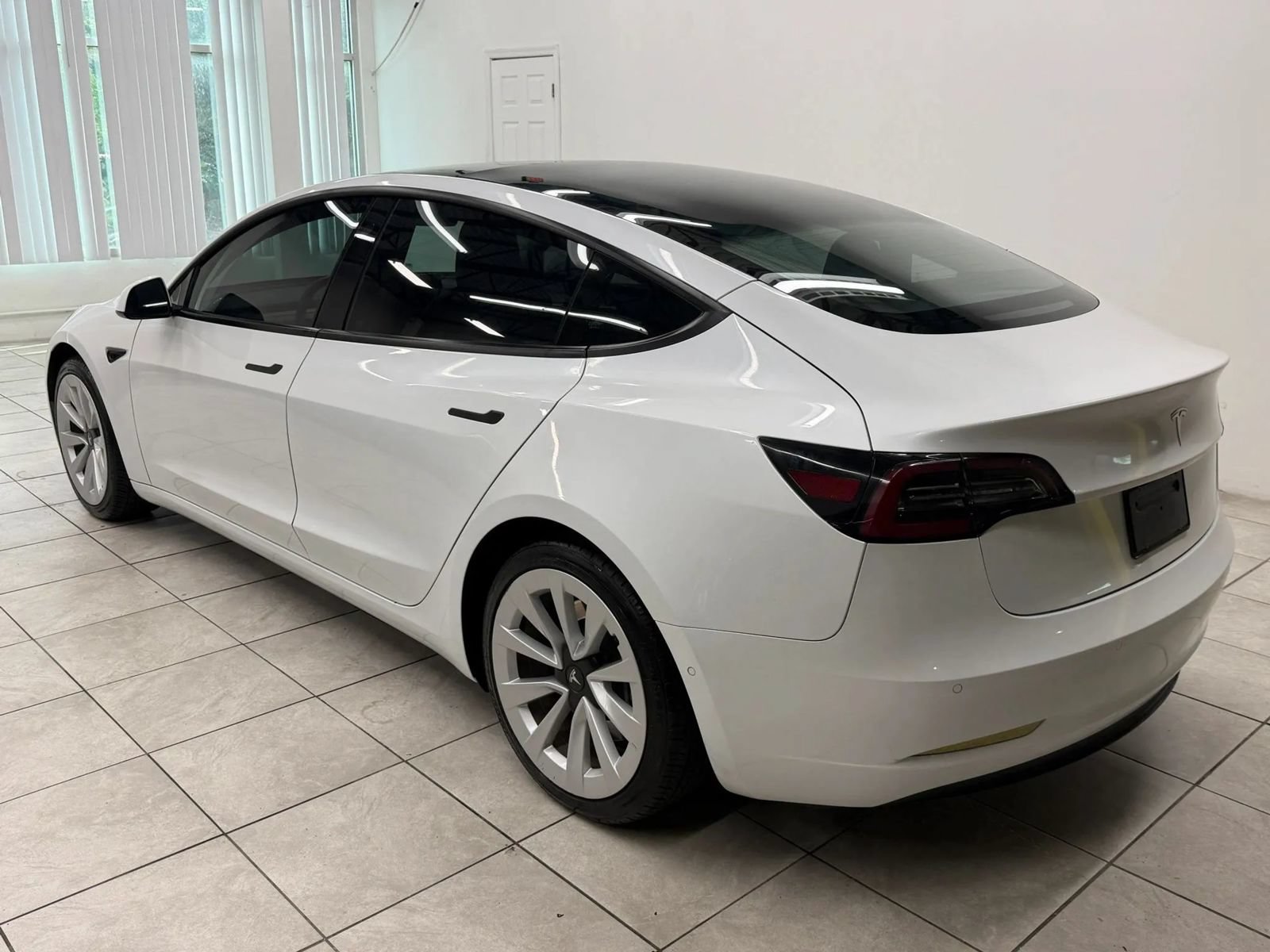 Used 2021 Tesla Model 3 Standard Range Plus RWD image 7
