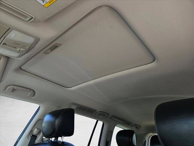 Used 2018 Nissan Armada Platinum w/ Interior Lighting Package RWD image 18