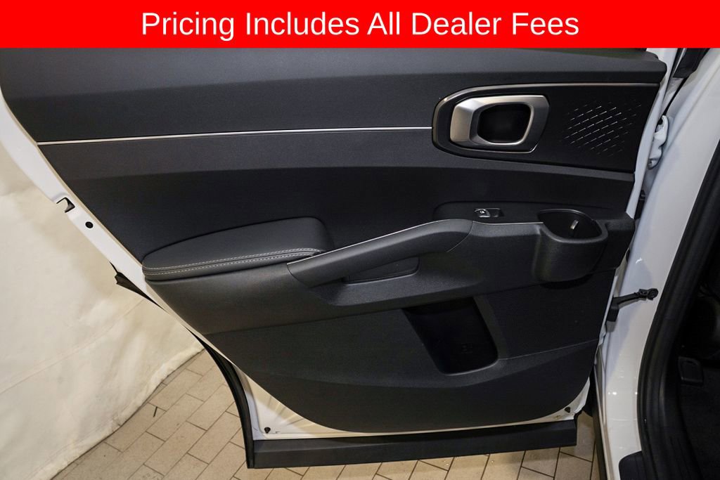 Certified 2025 Kia Sorento LX FWD image 9