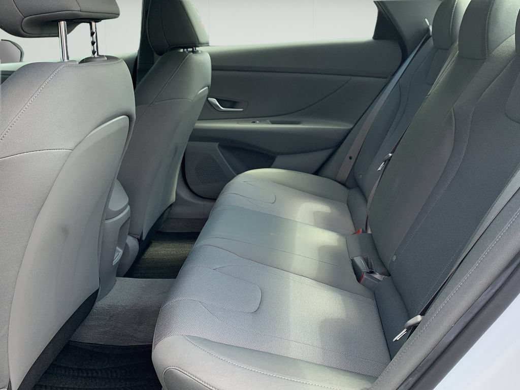 Certified 2026 Hyundai Elantra SE FWD image 16
