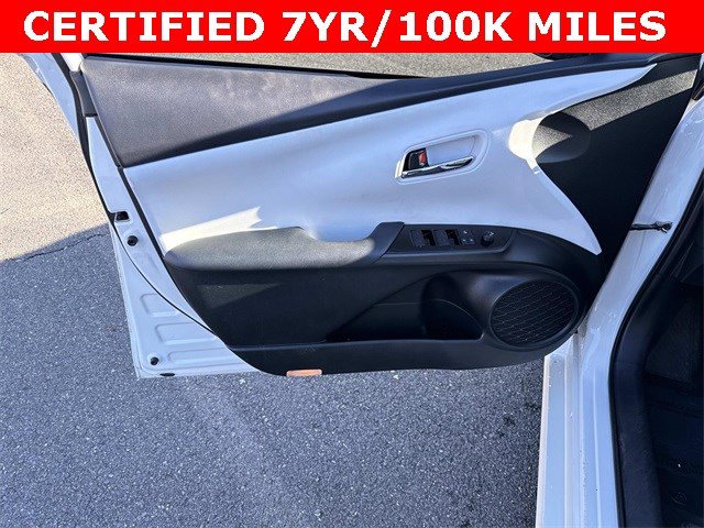 Used 2019 Toyota Prius XLE image 13
