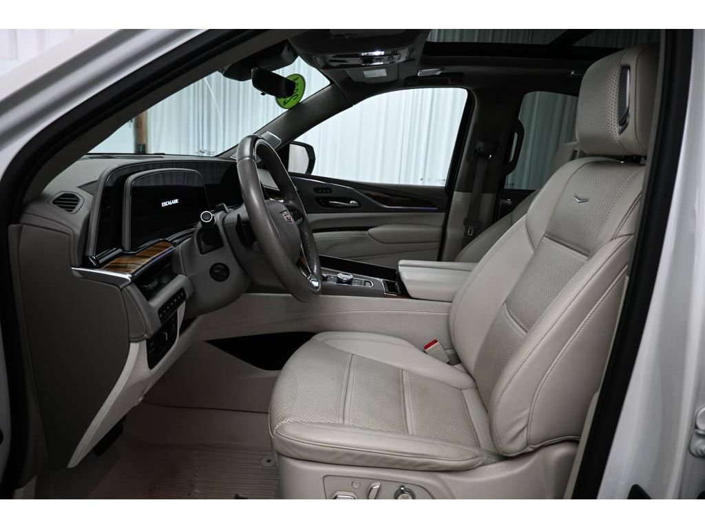 Used 2024 Cadillac Escalade Sport Platinum w/ LPO, ONYX Package AWD/4WD image 12