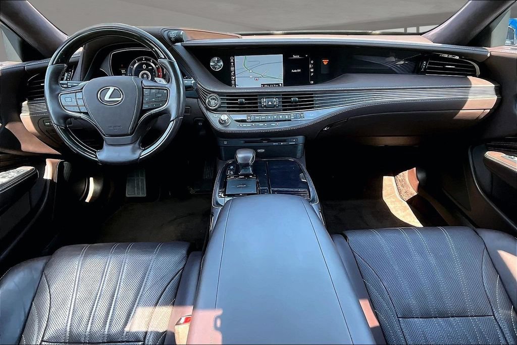 Used 2018 Lexus LS 500 w/ Luxury Package RWD image 16