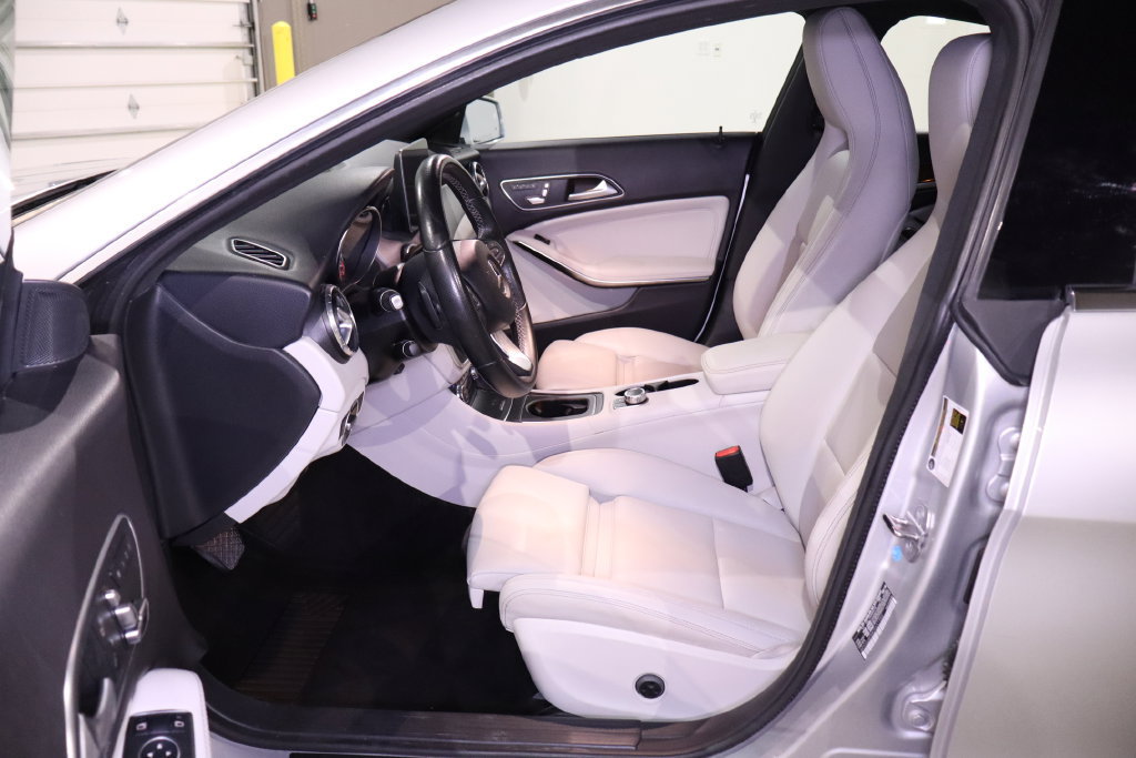 Used 2018 Mercedes-Benz CLA 250 image 27