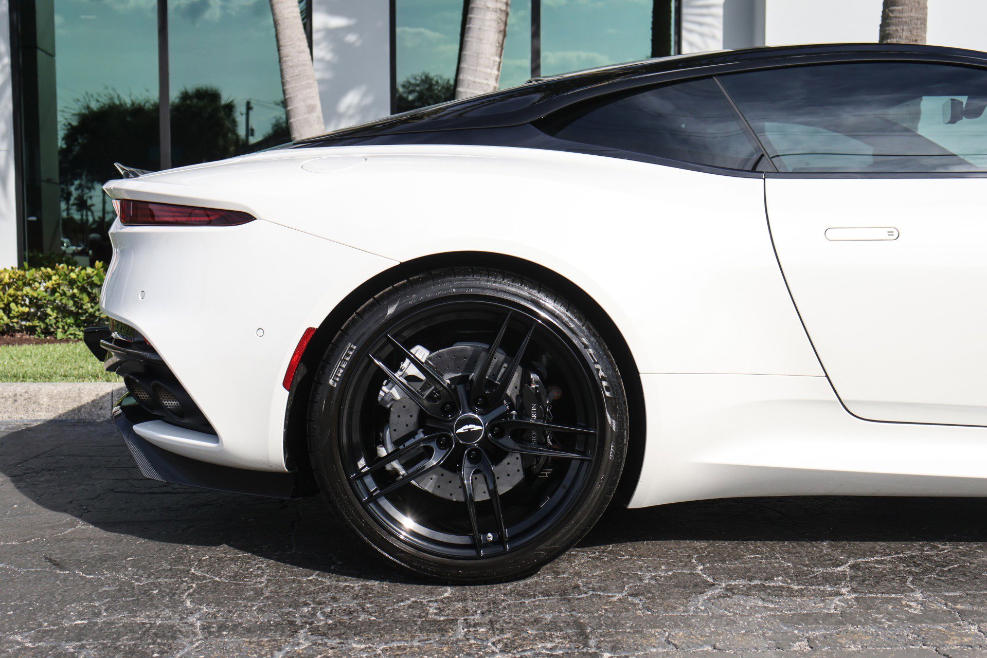 Used 2019 Aston Martin DBS Superleggera image 10