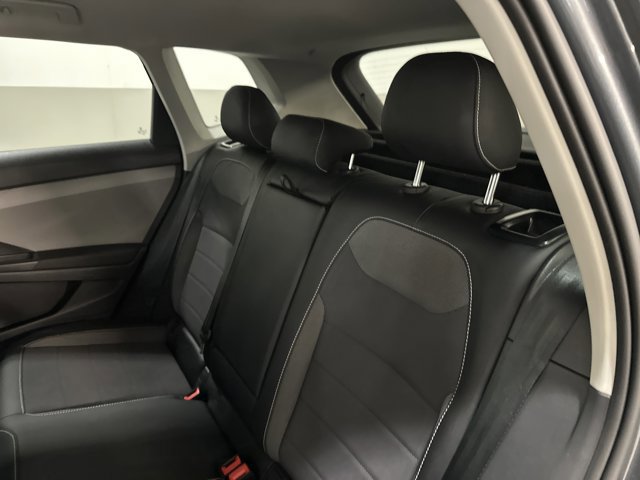 Certified 2022 Volkswagen Taos SE image 20