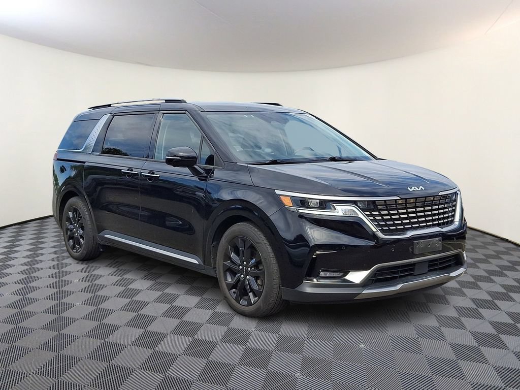 Certified 2023 Kia Carnival SX FWD image 1