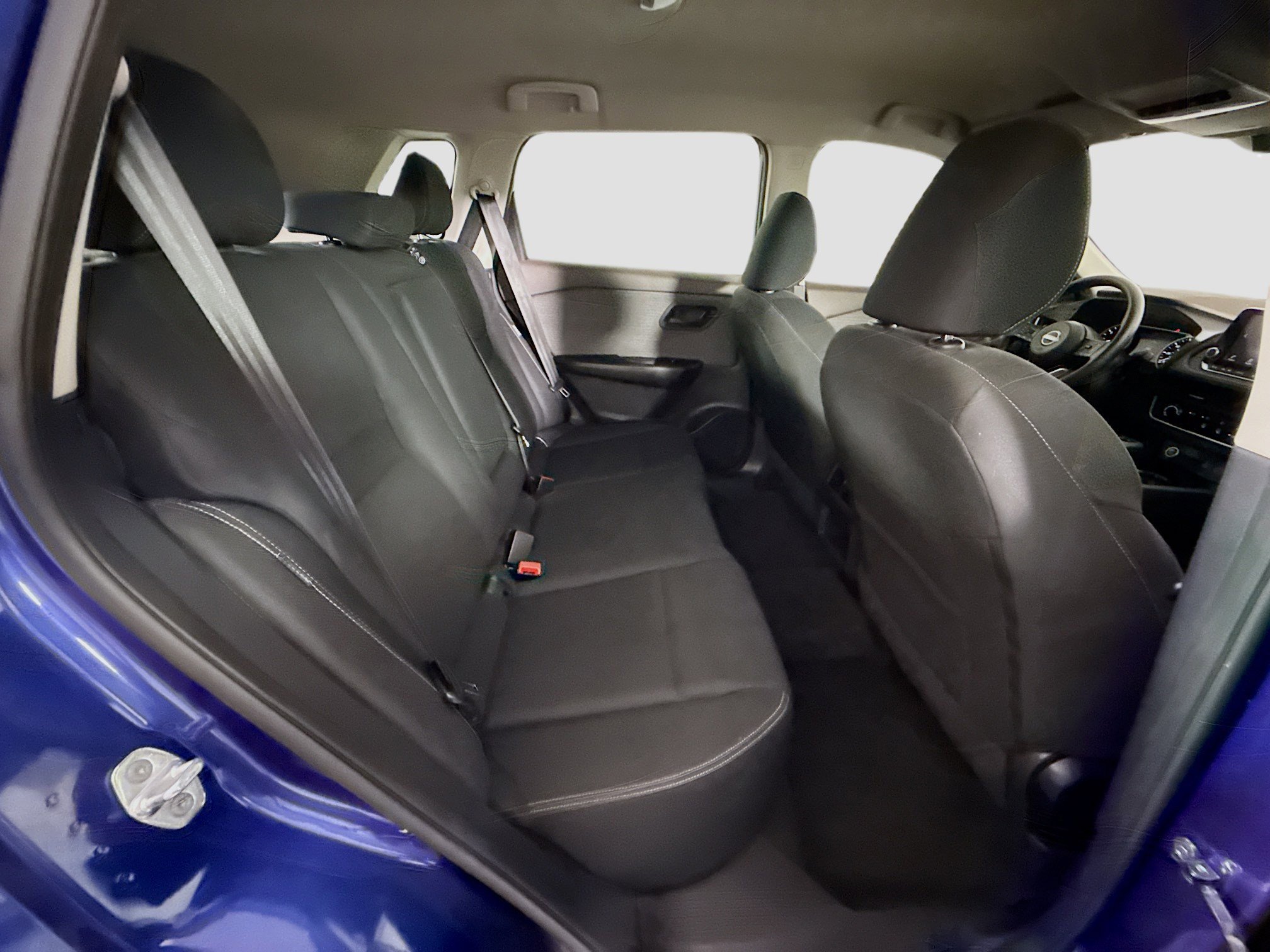 Used 2023 Nissan Rogue S image 27