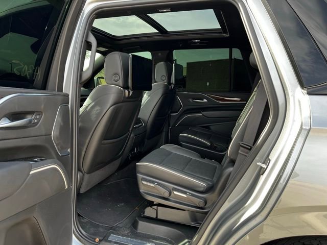 Used 2023 Cadillac Escalade Premium Luxury image 15
