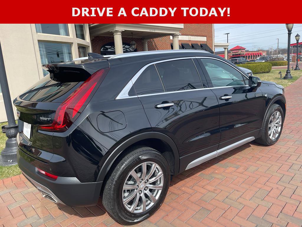 Used 2023 Cadillac XT4 Premium Luxury w/ Cold Weather Package image 8