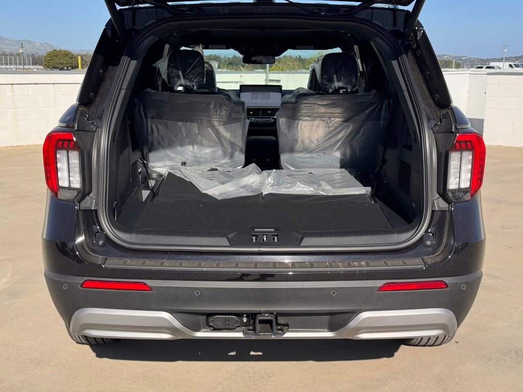 New 2026 Ford Explorer Platinum image 13