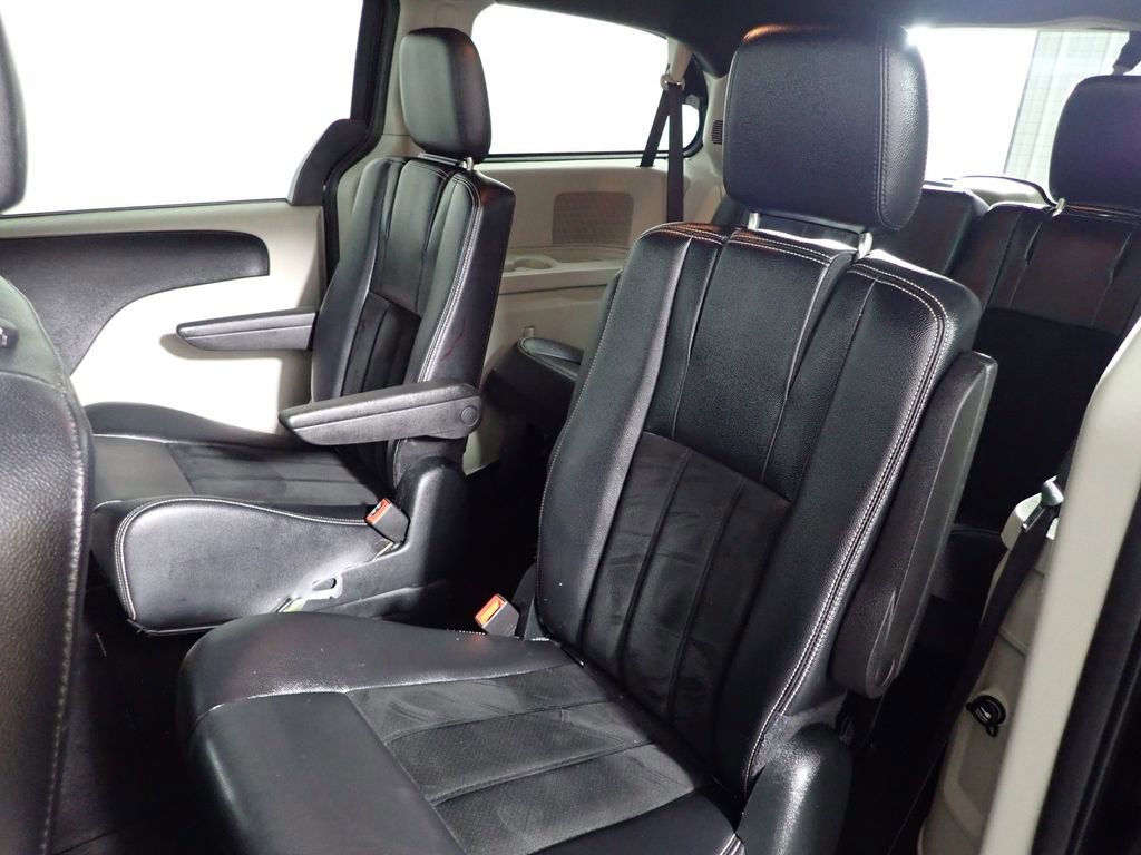Used 2017 Dodge Grand Caravan SXT image 40