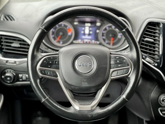 Used 2019 Jeep Cherokee Limited FWD image 30