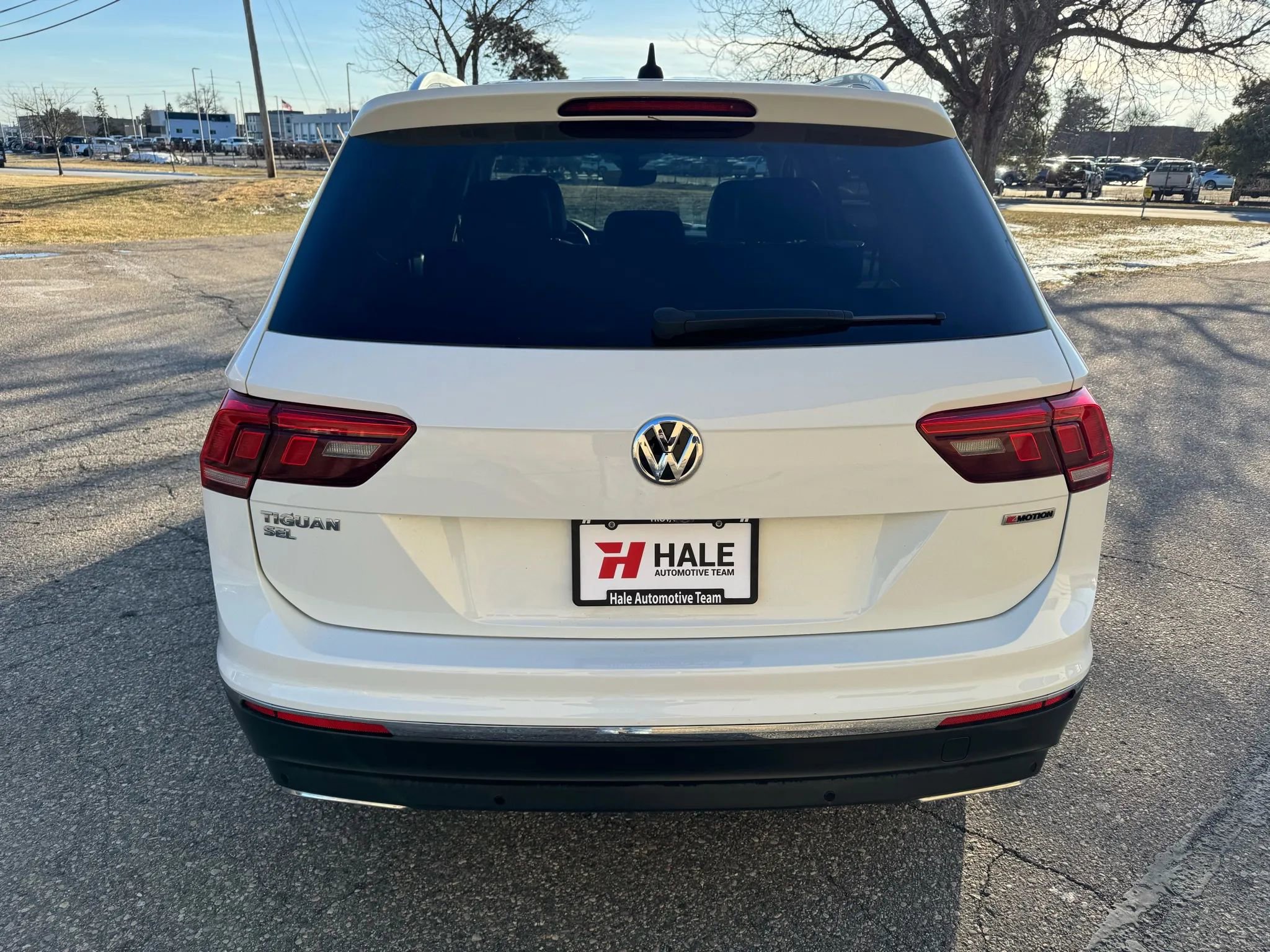 Used 2019 Volkswagen Tiguan SEL Premium w/ 3rd Row Seat Package image 8