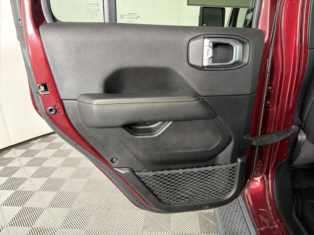 Used 2021 Jeep Gladiator Overland image 19