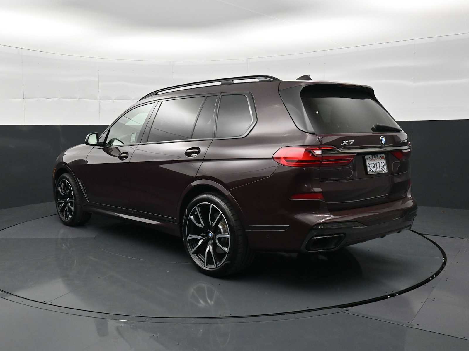 Used 2021 BMW X7 xDrive40i w/ M Sport Package AWD/4WD image 7