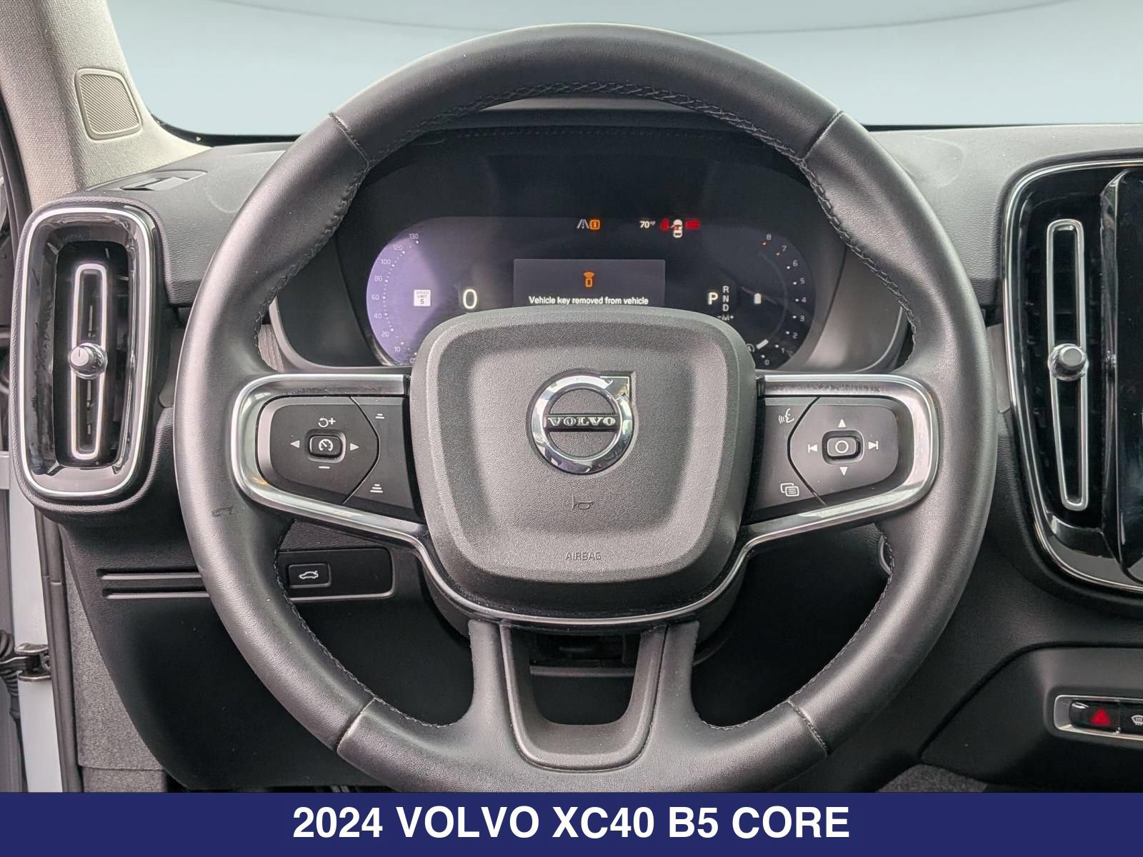 Used 2024 Volvo XC40 B5 Core AWD/4WD image 19