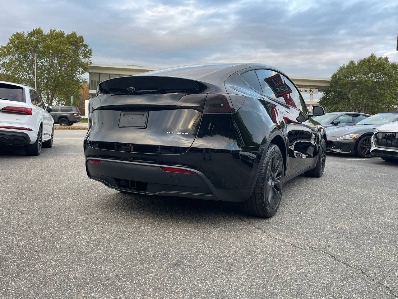 Used 2024 Tesla Model Y Long Range image 11