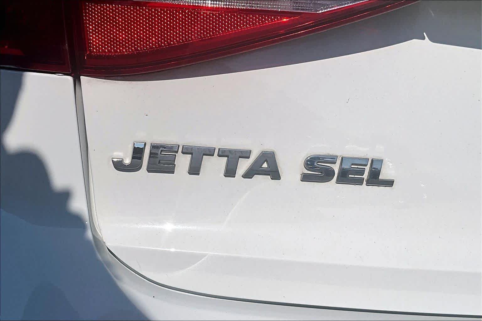 Used 2015 Volkswagen Jetta SEL FWD image 10