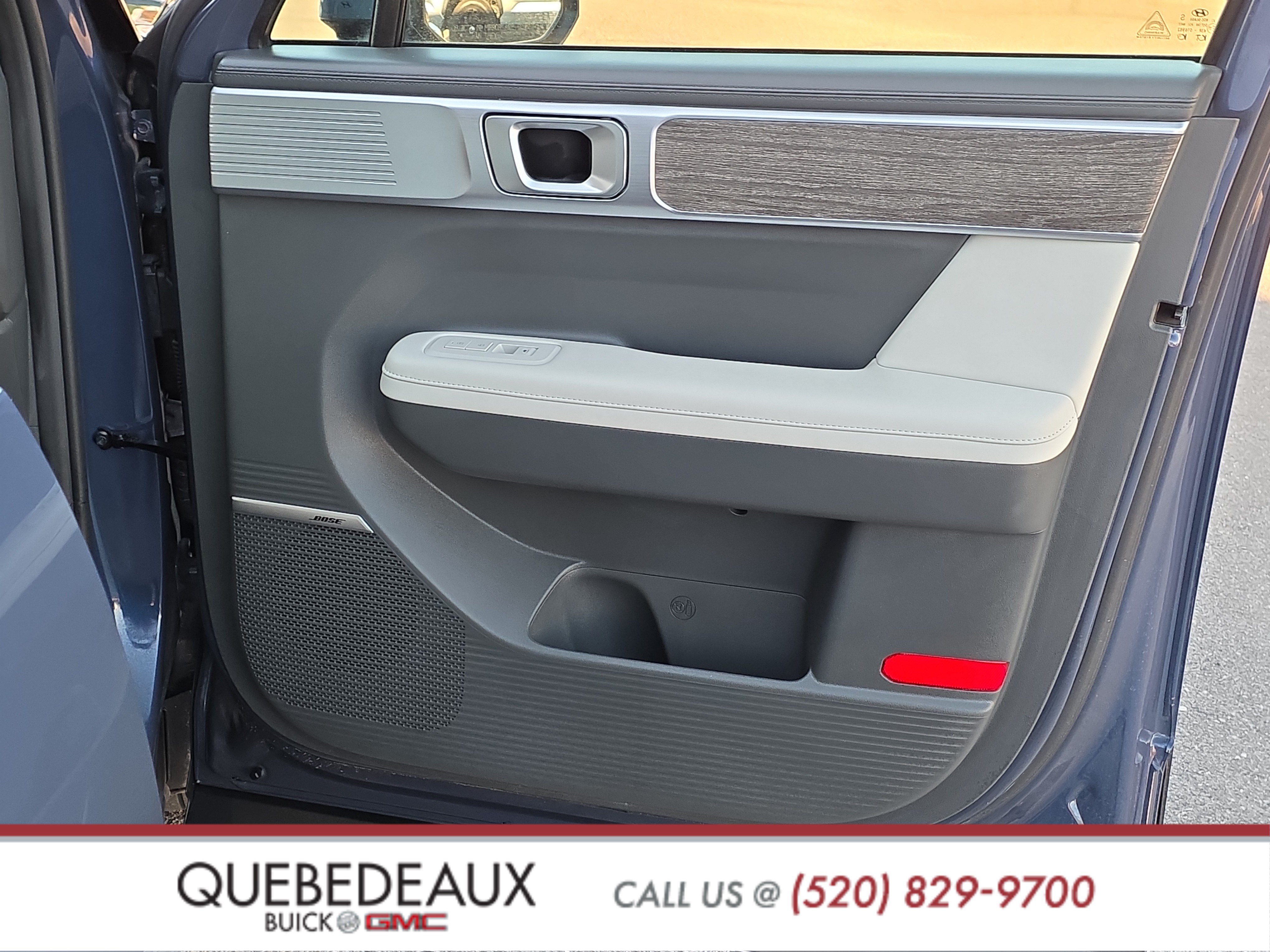 Used 2025 Hyundai Santa Fe Limited FWD image 30