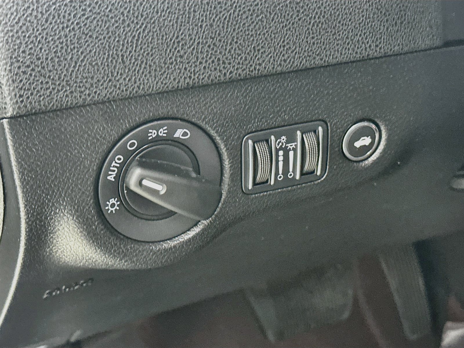 Used 2023 Dodge Charger SXT RWD image 10