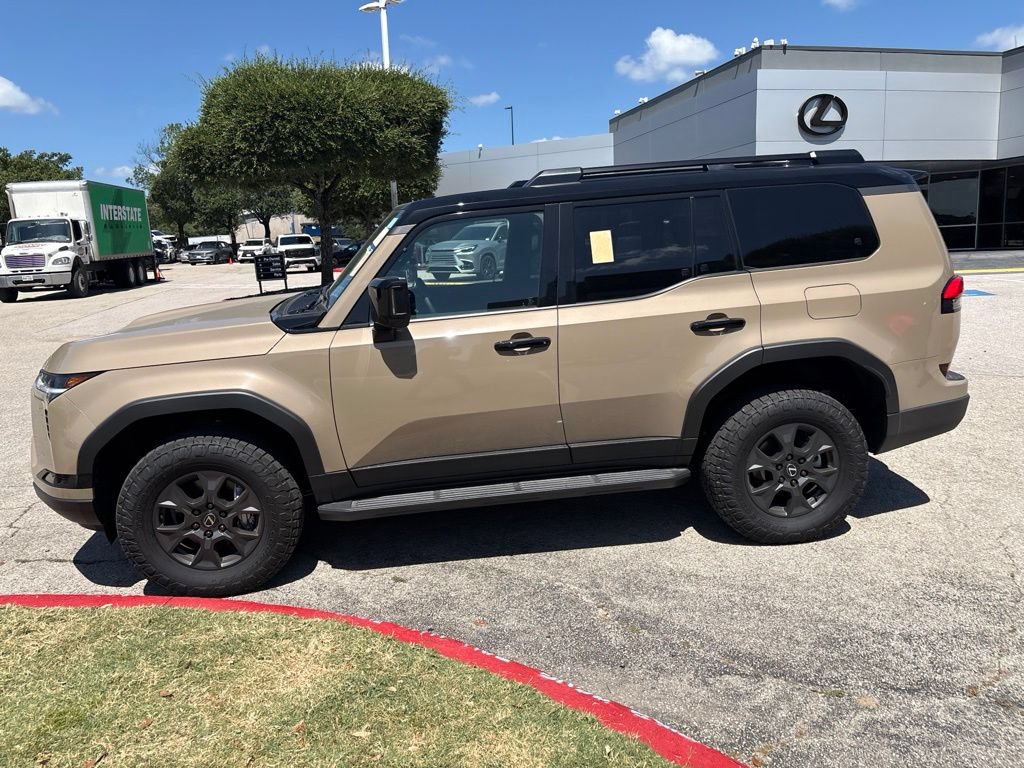 Certified 2026 Lexus GX 550 w/ Accessory Package (CT) AWD/4WD image 2