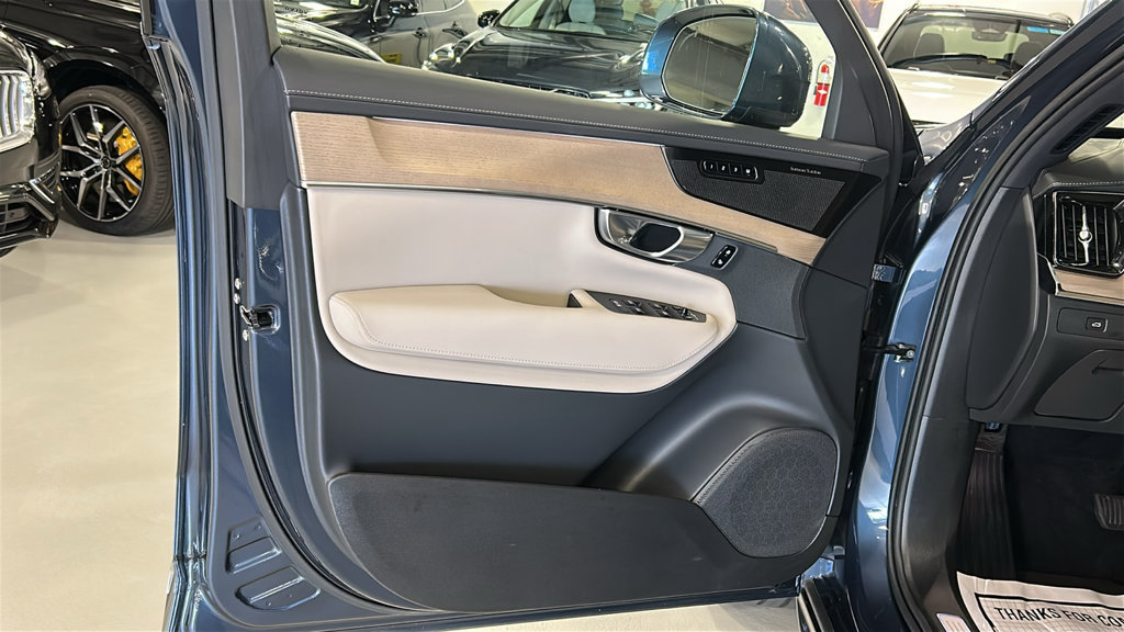 Certified 2026 Volvo XC90 B6 Plus AWD/4WD image 9