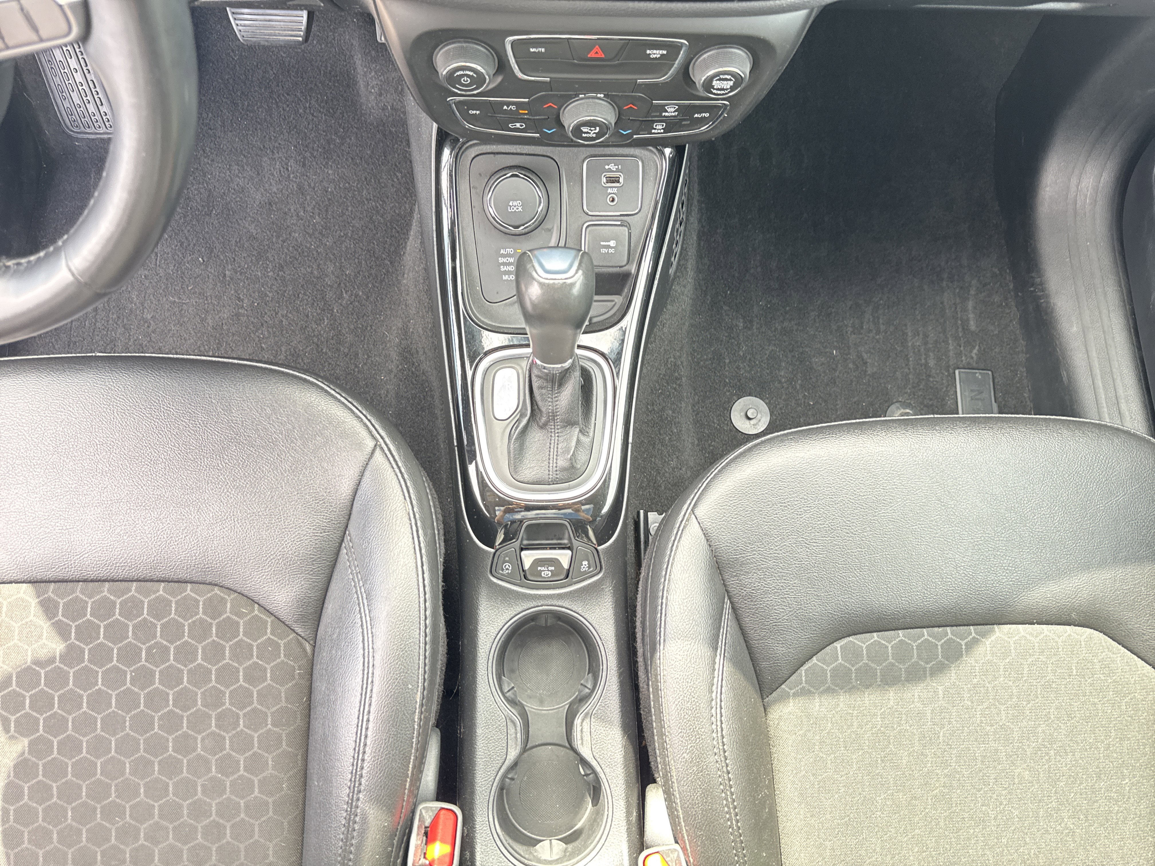 Used 2021 Jeep Compass Latitude w/ Sun and Sound Group image 13