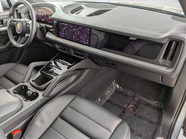 Certified 2025 Porsche Cayenne image 25