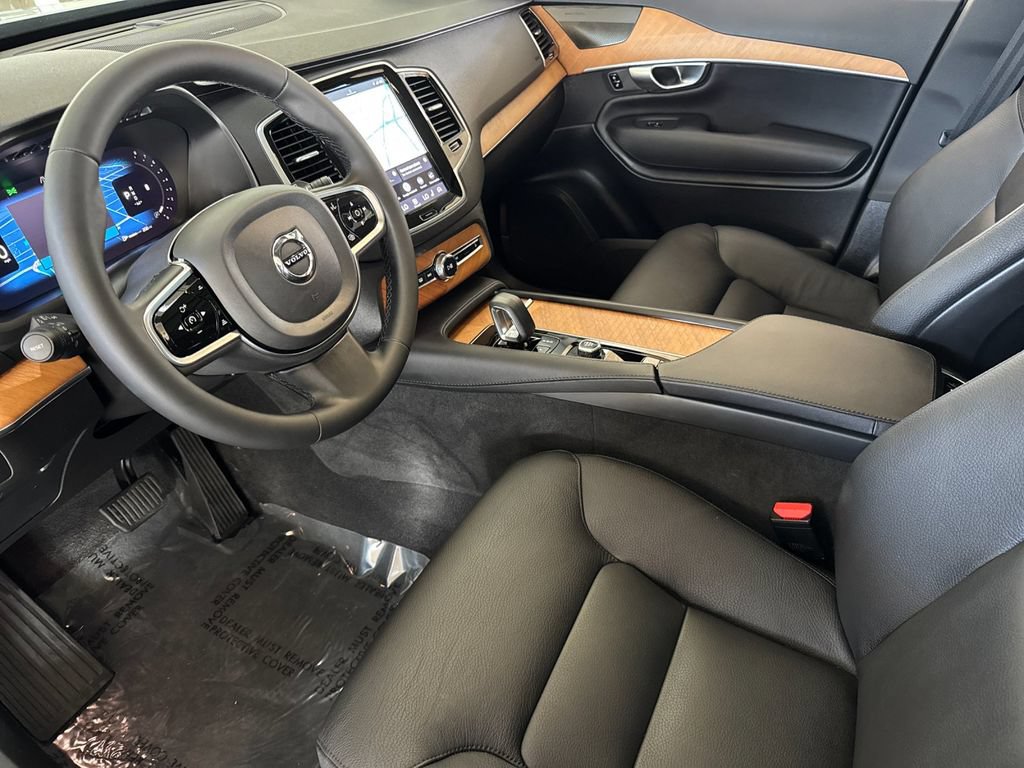Certified 2023 Volvo XC90 B5 Plus AWD/4WD image 9