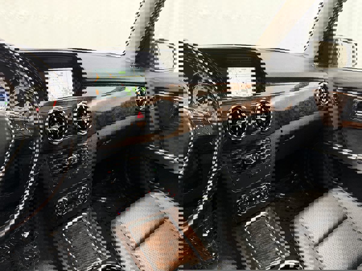 Used 2014 Mercedes-Benz GLK 350 4MATIC Premium image 12