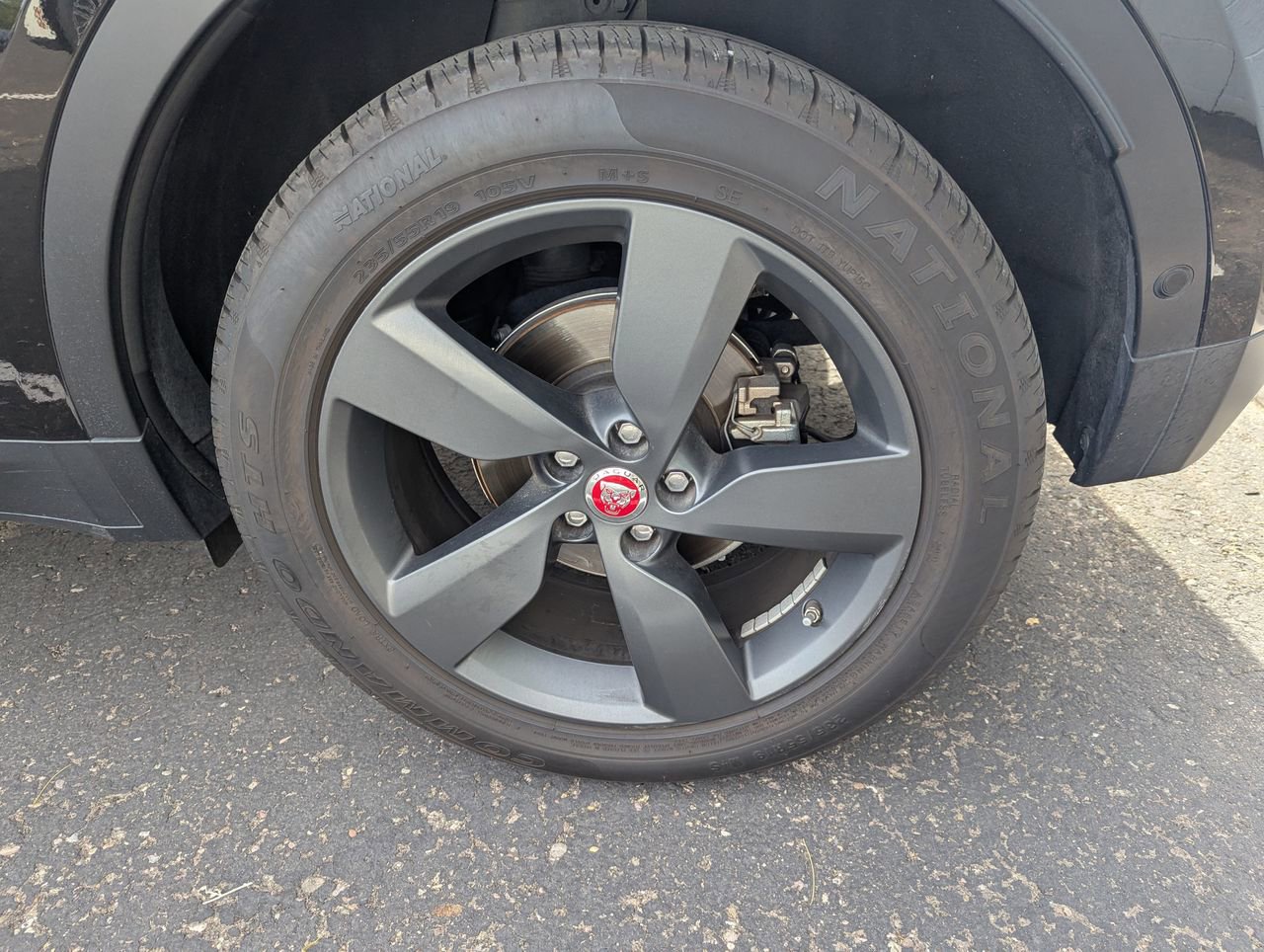 Used 2020 Jaguar E-PACE SE image 8