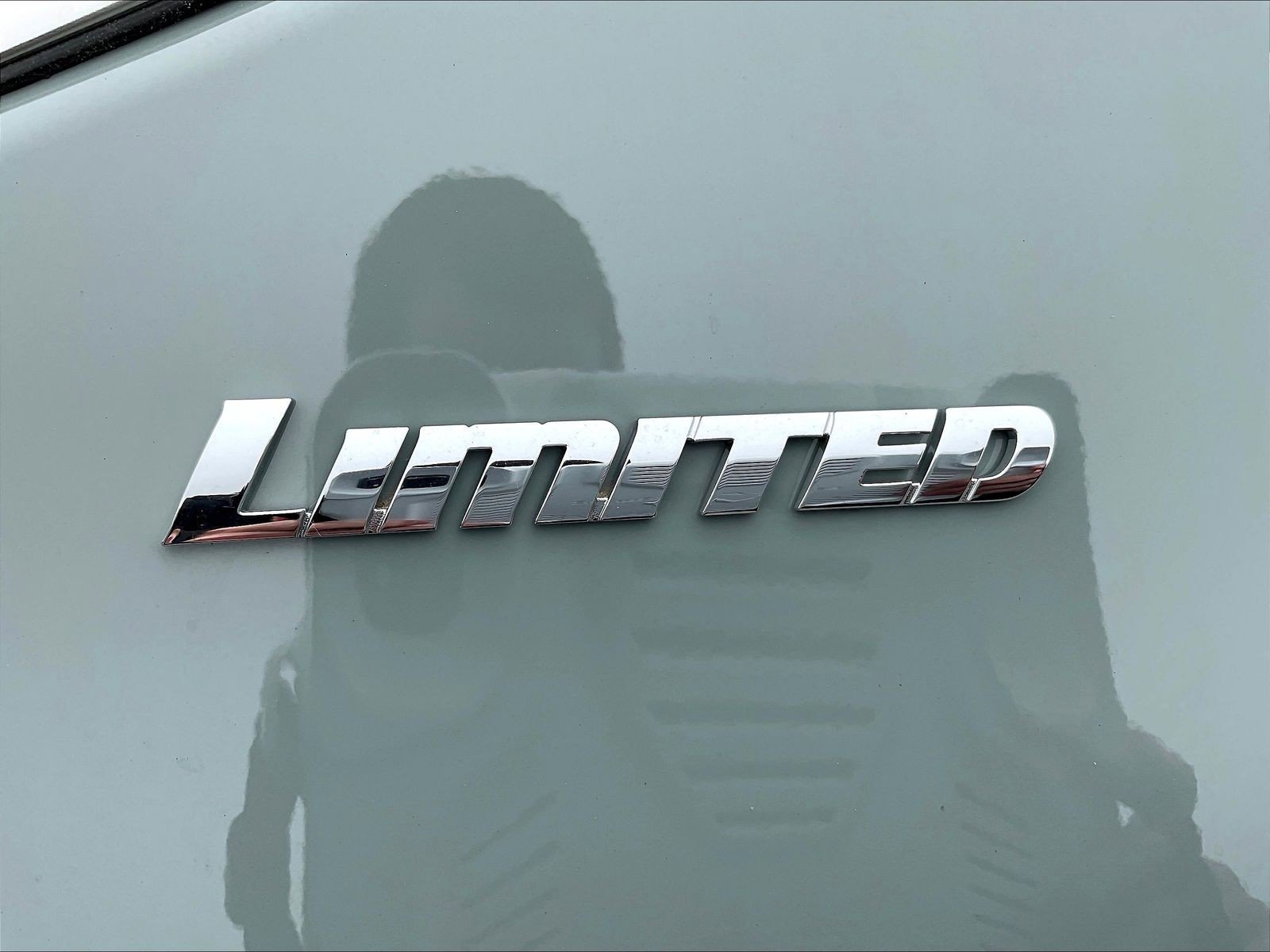 Used 2026 Toyota Tundra Limited AWD/4WD image 25