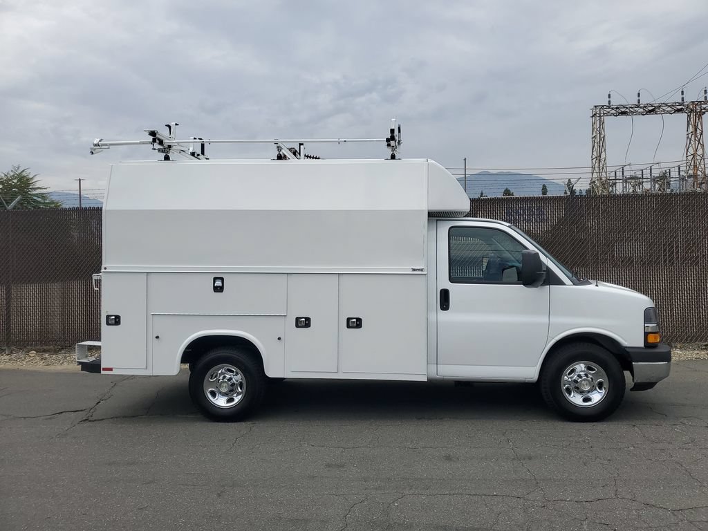 Used 2024 Chevrolet Express 3500 w/ Power Convenience Package RWD image 2
